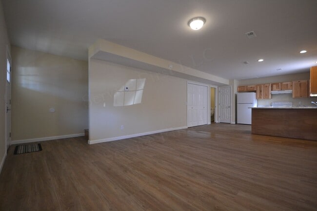 3 Bed 1.5 Bath Duplex in Buffalo, MO - Building Photo - Building Photo