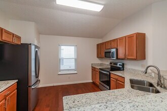 14444 Woodfield Cir N in Jacksonville, FL - Foto de edificio - Building Photo