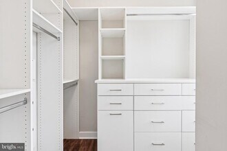 989 S Buchanan St in Arlington, VA - Foto de edificio - Building Photo