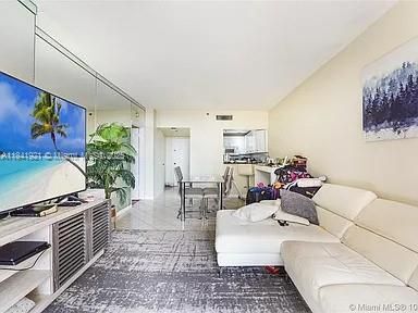 540 Brickell Key Dr in Miami, FL - Building Photo - Building Photo