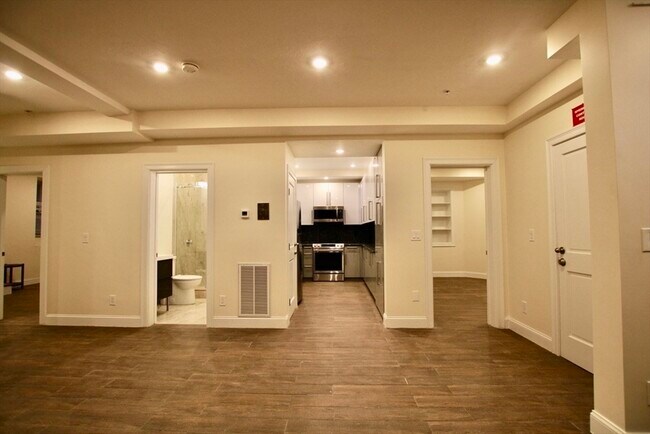 1616 Beacon St in Brookline, MA - Building Photo - Building Photo