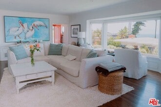 31506 Bluff Dr in Laguna Beach, CA - Foto de edificio - Building Photo