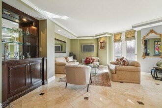 10 Smith Manor Blvd in West Orange, NJ - Building Photo - Building Photo