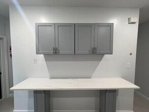 120 36th St, Unit #1 in Union City, NJ - Building Photo - Building Photo