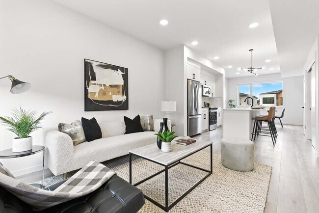 7462 Klapstein Cres SW, Unit Main Unit in Edmonton, AB - Building Photo - Building Photo