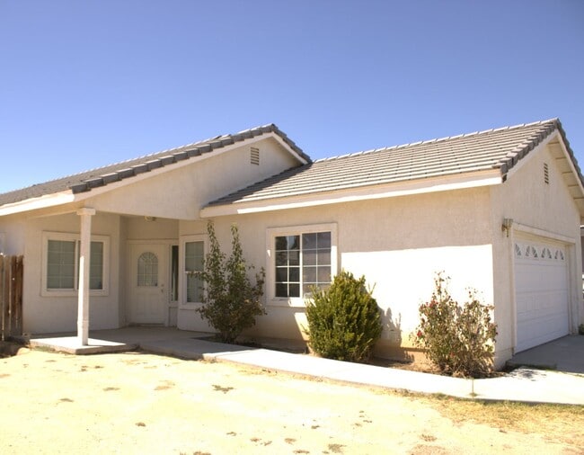 21187 Conklin Blvd in California City, CA - Building Photo - Building Photo