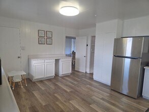 819 Hind Iuka Dr in Honolulu, HI - Foto de edificio - Building Photo