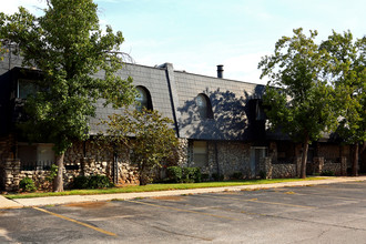 Vines at Eleanor in Oklahoma City, OK - Foto de edificio - Building Photo