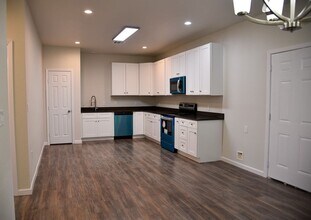 1602 N Mcdonald Ave in Decatur, TX - Building Photo - Building Photo