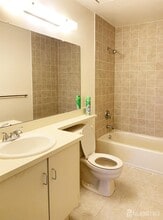 321 Hampshire Ct in Piscataway, NJ - Building Photo - Building Photo