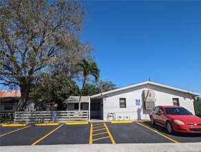 5601 NW 15th St, Unit 3 in Lauderhill, FL - Building Photo - Building Photo