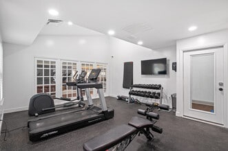 860 East in Cincinnati, OH - Building Photo - Building Photo