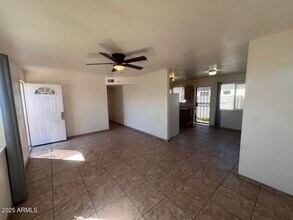 2549 E Chipman Rd in Phoenix, AZ - Building Photo - Building Photo