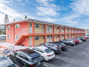 Sunset Cove in Treasure Island, FL - Building Photo - Building Photo