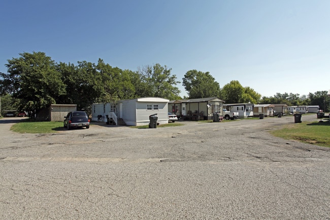 Ranch Estates Mobile Home Park in Norman, OK - Foto de edificio - Building Photo