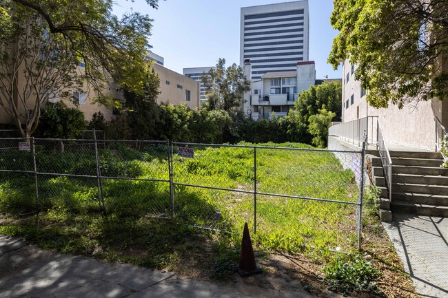 1633 Camden Ave in Los Angeles, CA - Building Photo - Building Photo