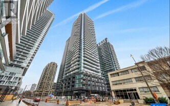 110 Broadway Ave in Toronto, ON - Building Photo