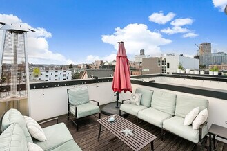 1112 13th Ave, Unit GO ID1036010P in Seattle, WA - Foto de edificio - Building Photo