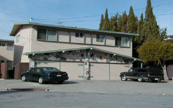 895 Coburn Ct in San Leandro, CA - Foto de edificio - Building Photo