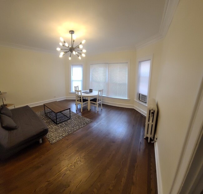 5849 S Blackstone Ave, Unit 211 in Chicago, IL - Building Photo - Building Photo