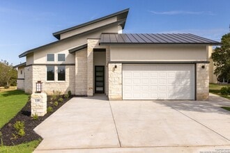 118 Cap Rock Dr in Horseshoe Bay, TX - Foto de edificio - Building Photo