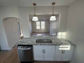 425 S Jackson St, Unit 1 in Salisbury, NC - Foto de edificio - Building Photo