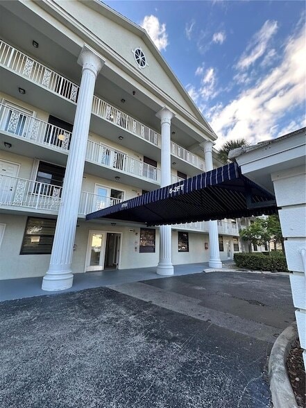 property at 1715 Whitehall Dr