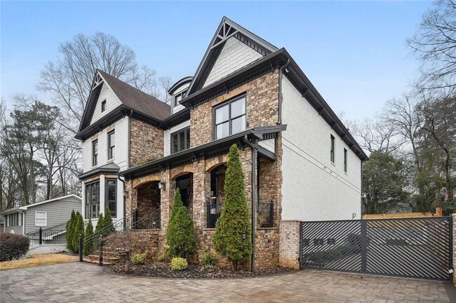 1930 Northside Dr NW in Atlanta, GA - Building Photo - Building Photo