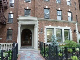 109-20 Queens Blvd in Queens, NY - Building Photo