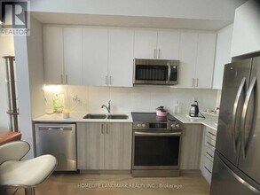 90 Tisdale Ave in Toronto, ON - Building Photo - Building Photo