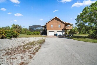 18430 Creek Dr in Ft. Myers, FL - Building Photo - Building Photo