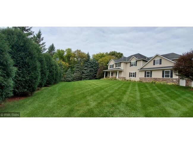 25200 Yellowstone Trail in Excelsior, MN - Building Photo - Building Photo