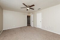 6702 Highland Grass photo'