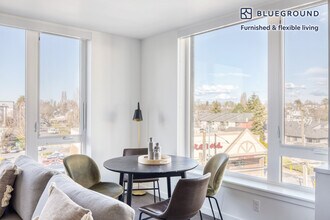 2401 S Jackson St, Unit FL6-ID548 in Seattle, WA - Foto de edificio - Building Photo