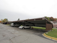 Saravilla Apartments in Clinton Township, MI - Foto de edificio - Building Photo