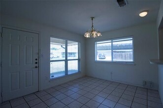 3133 Cedar Hill St in Denton, TX - Building Photo - Building Photo