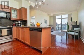10-1110 Delisle Ave in Toronto, ON - Building Photo - Building Photo