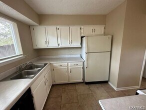 23 Crestwood Ct in Millbrook, AL - Building Photo - Building Photo