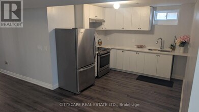 133 Lionhead Golf Club Rd in Brampton, ON - Building Photo - Building Photo