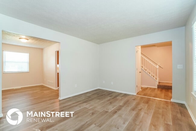 8492 Kingsley Dr in Reynoldsburg, OH - Building Photo - Building Photo