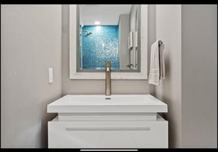 237 Sea Forest Ct in Del Mar, CA - Foto de edificio - Building Photo