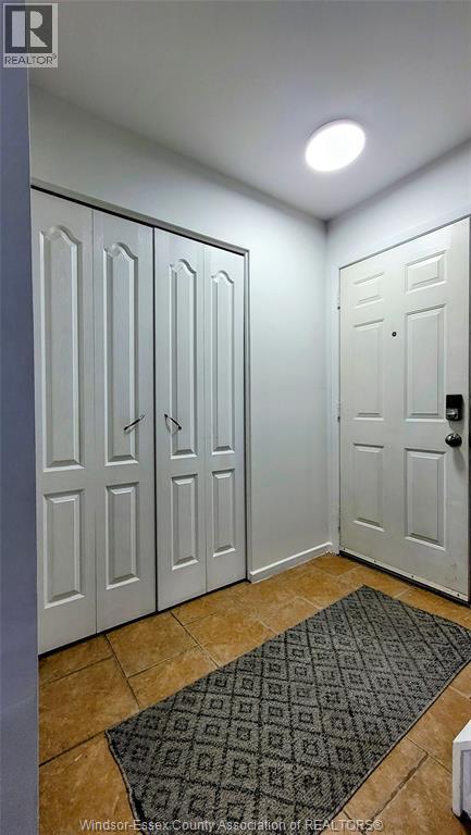 2983 Meadowbrook Ln in Windsor, ON - Building Photo - Building Photo