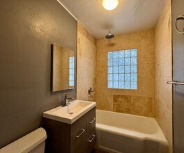 2750 W 1st Ave in Denver, CO - Building Photo - Building Photo