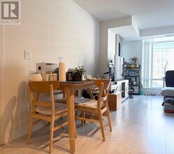 525 Adelaide St W in Toronto, ON - Building Photo - Building Photo