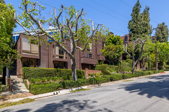 1033 Carol Dr in West Hollywood, CA - Foto de edificio - Building Photo