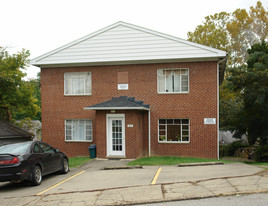 909 Greendale Dr Apartments