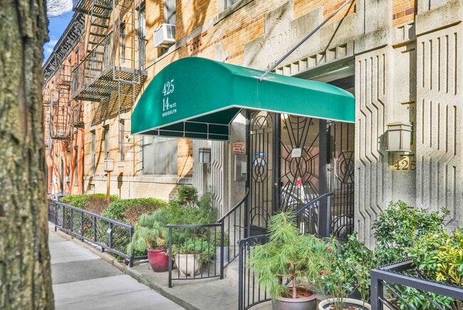 property at 425 14th St