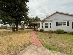 102 Mulberry St in Rayville, LA - Building Photo - Building Photo