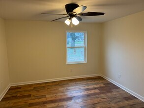 330 Fountainhead Rd in Portland, TN - Building Photo - Building Photo