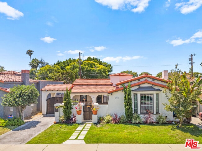 3873 Roxton Ave in Los Angeles, CA - Building Photo - Building Photo